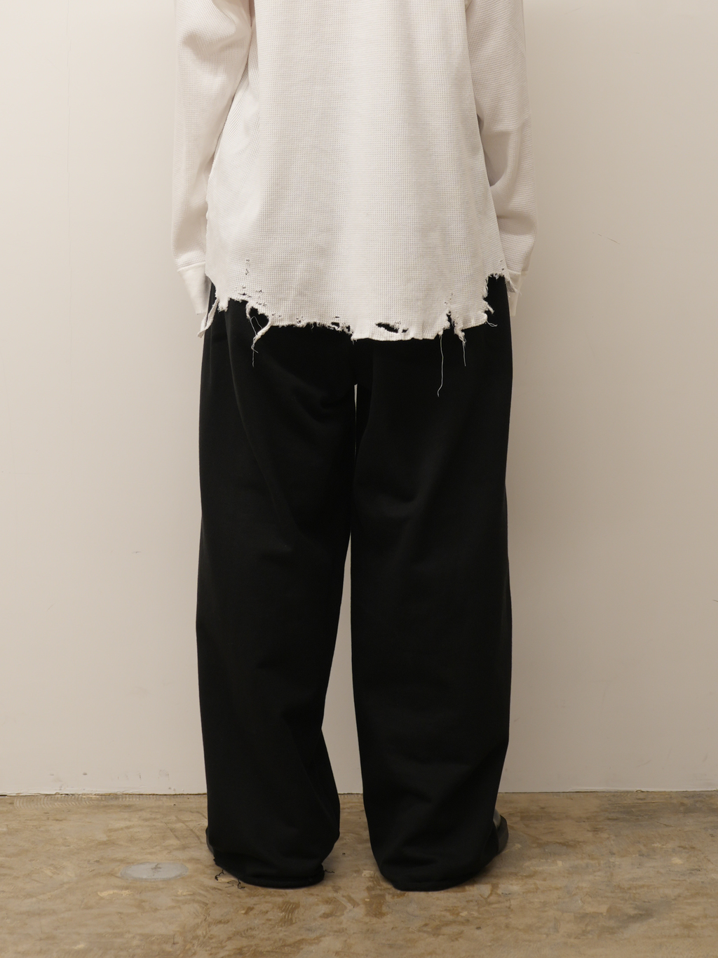 TUCK SWEAT PANTS(BLACK) – ANCELLM TUCK SWEAT PANTS(BLACK) – ANCELLM