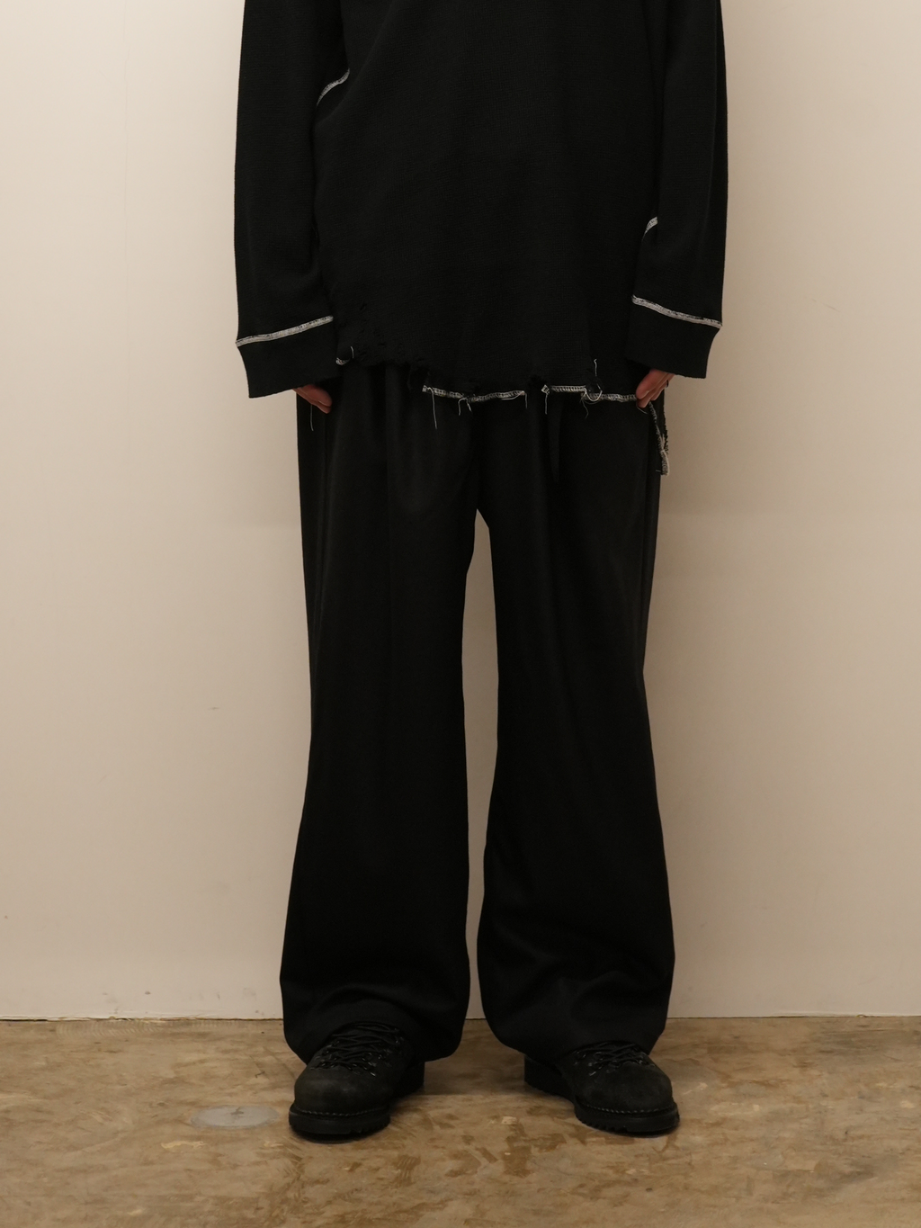 BACKSATIN BELTLESS SLACKS(BLACK) – ANCELLM BACKSATIN BELTLESS SLACKS(BLACK) – ANCELLM
