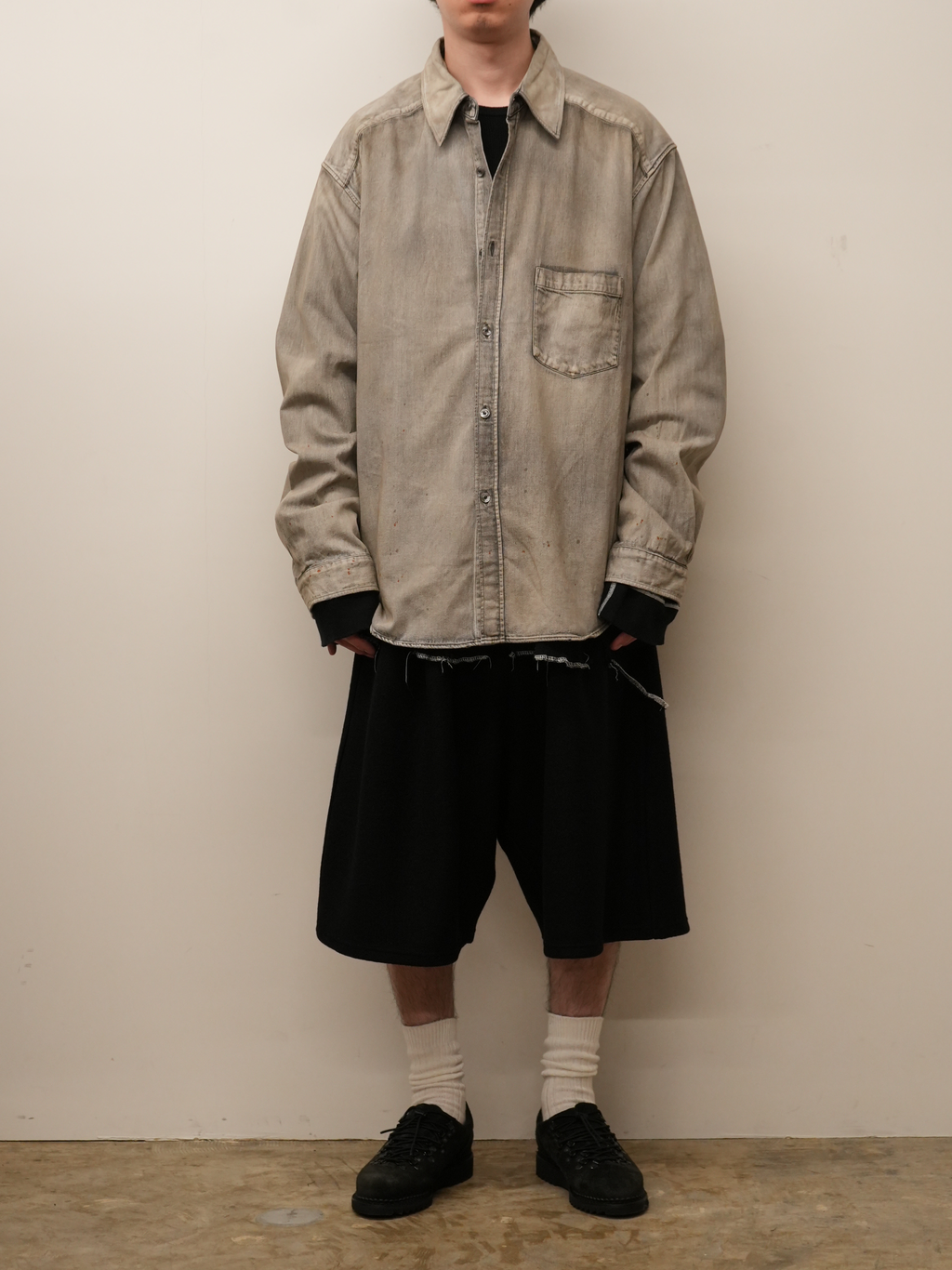 WOOL 3/4 TUCK SWEAT SHORTS(BLACK) – ANCELLM WOOL 3/4 TUCK SWEAT SHORTS(BLACK) – ANCELLM