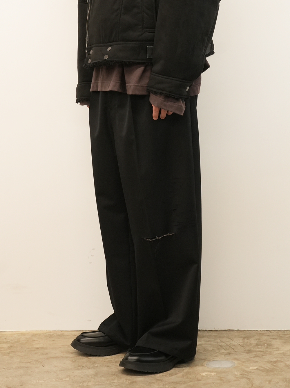 WOOL DAMAGE WIDE SLACKS(BLACK)