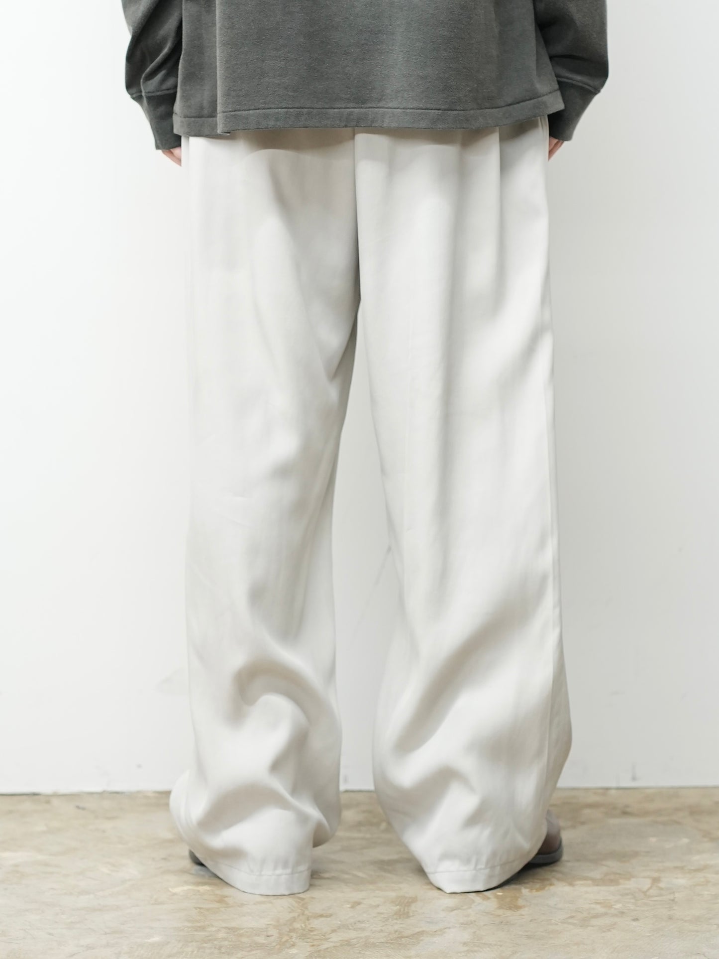 VISCOSE BELT-LESS TROUSERS(OFF)