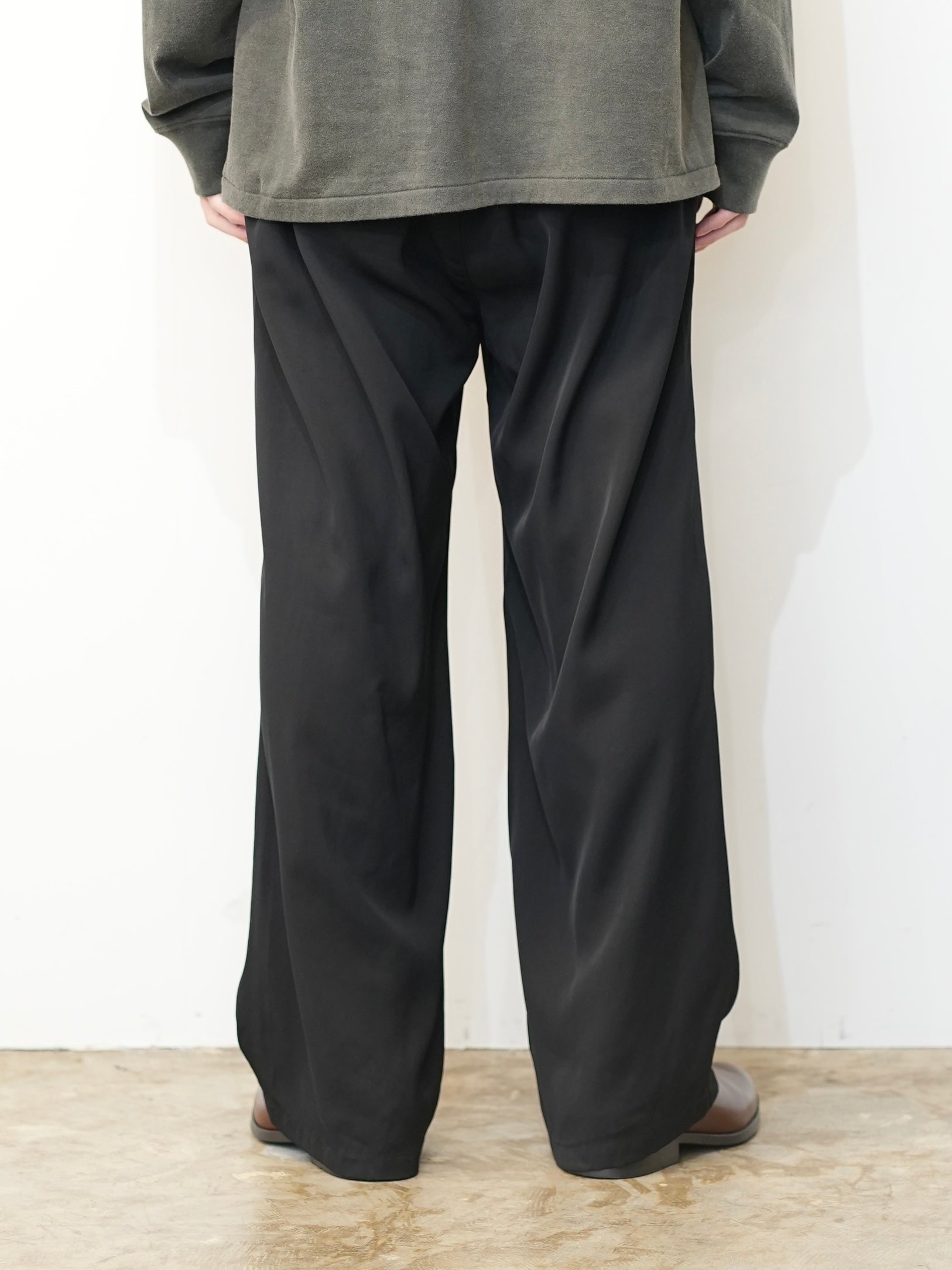 VISCOSE BELT-LESS TROUSERS(BLACK) – ANCELLM