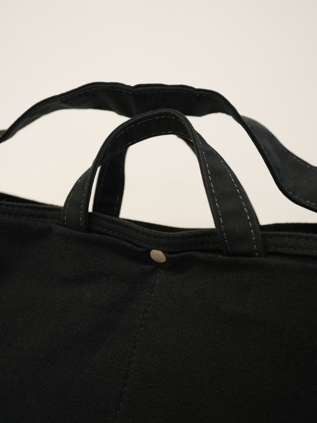 ANCELLM with This is a(n) C/R DUCK BAG (BLACK)