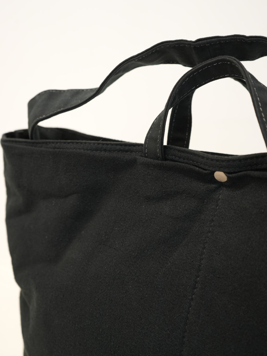 ANCELLM with This is a(n) C/R DUCK BAG (BLACK)