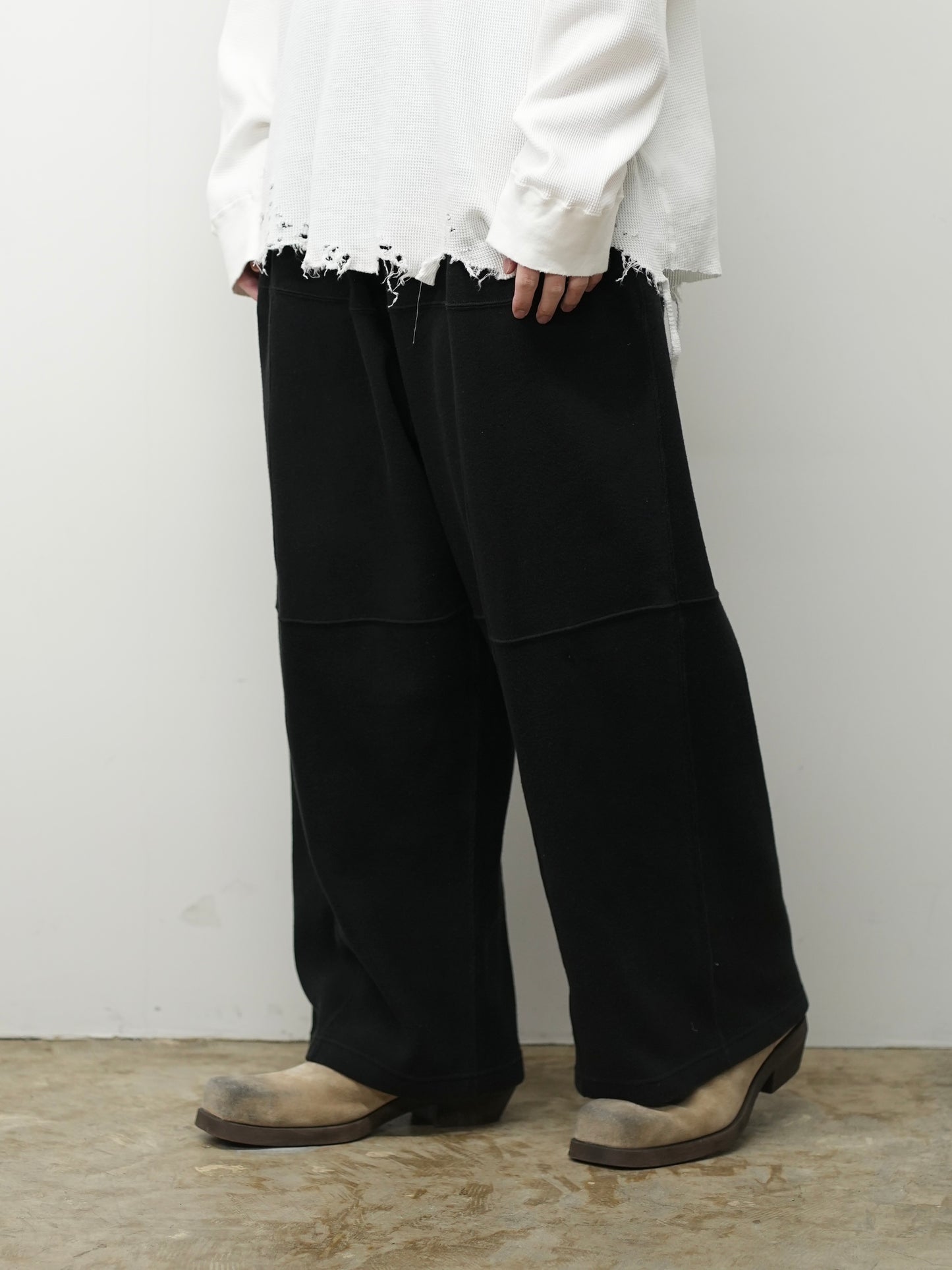 SMOOTH PANEL WIDE SLACKS(BLACK)