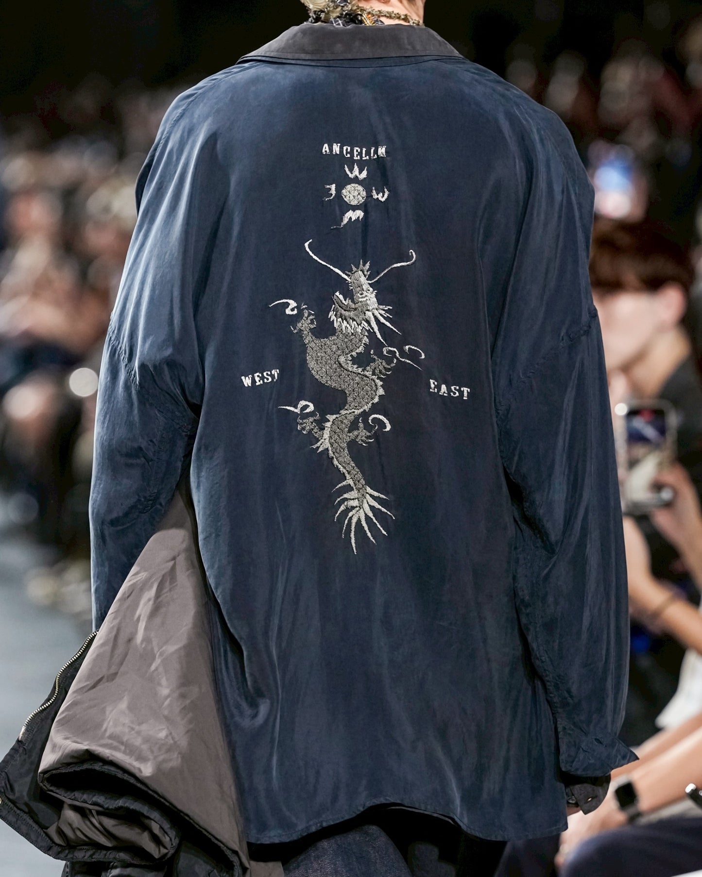 EMBROIDERED SOUVENIR SHIRT(NAVY)