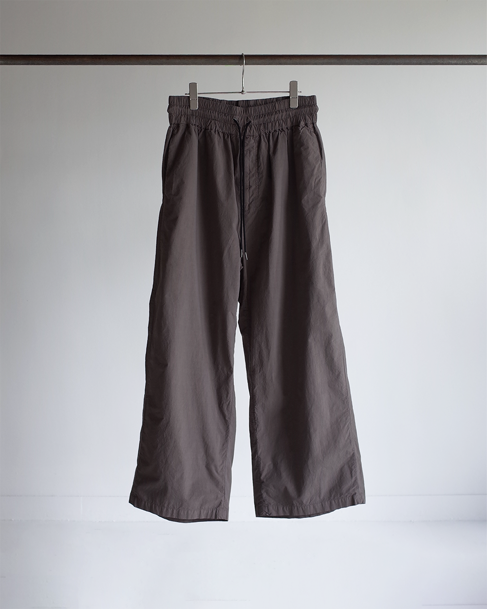 DYED EASY SLACKS(F.BLACK)