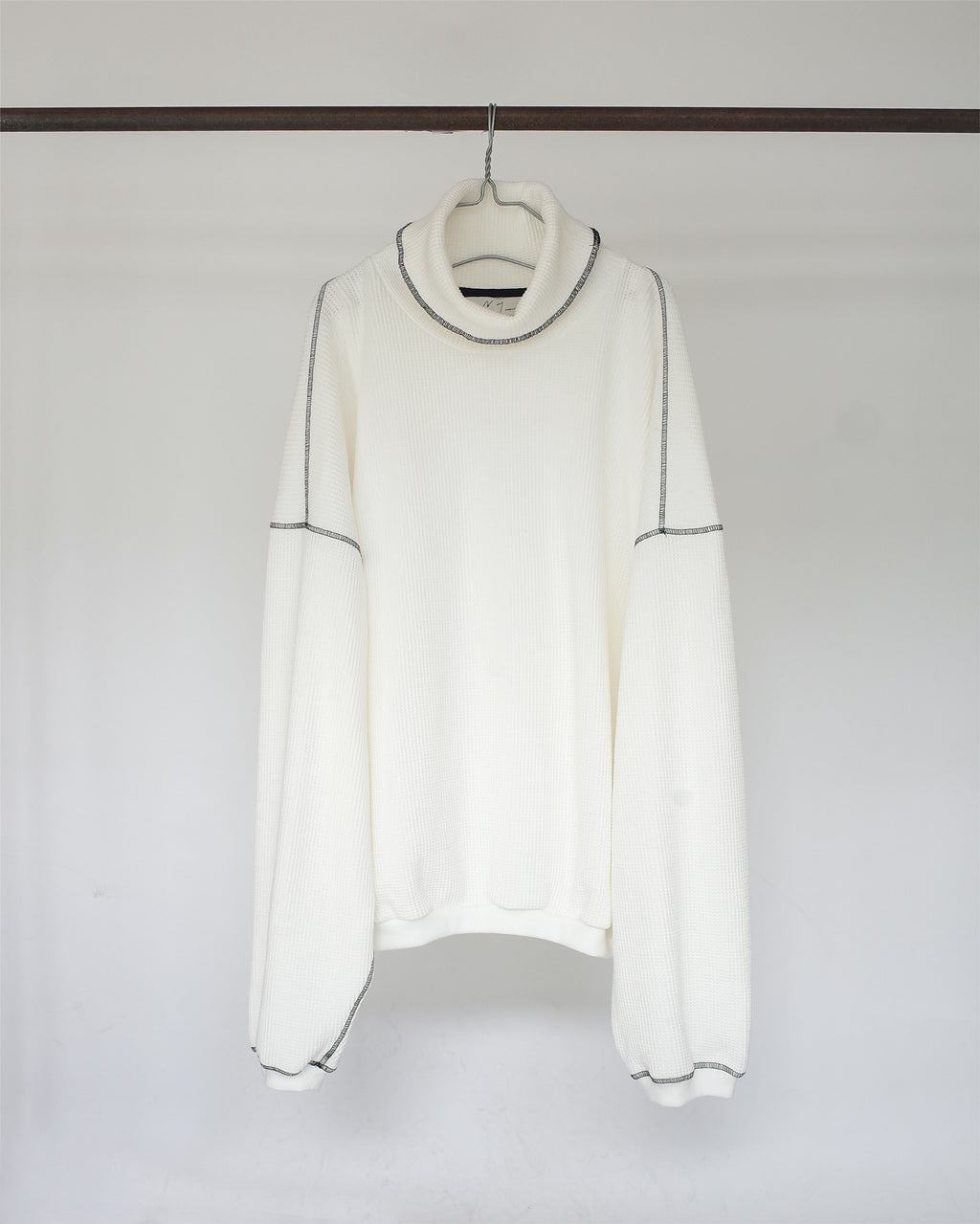 TURTLENECK WAFFLE OVERSIZED LS(WHITE)