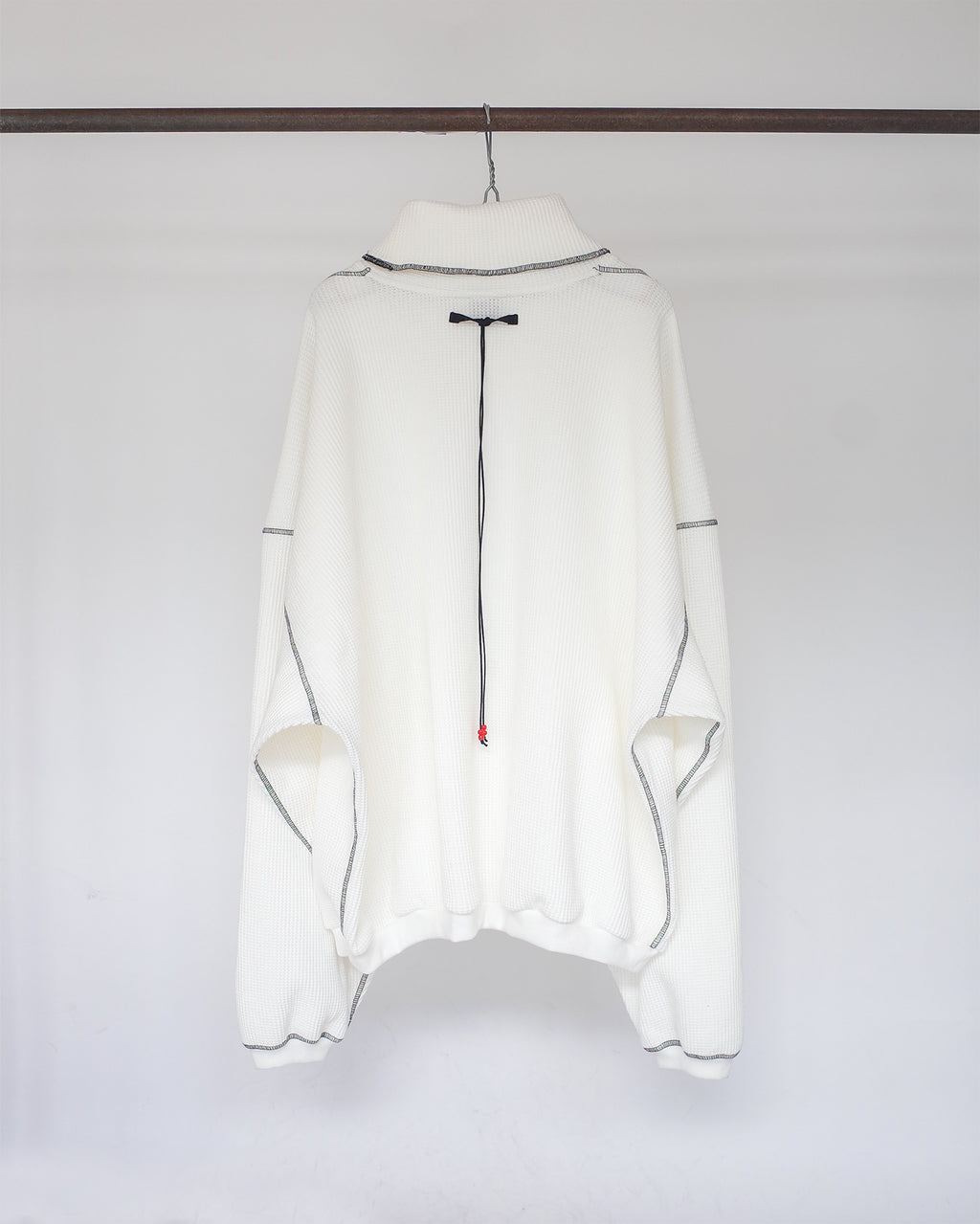 TURTLENECK WAFFLE OVERSIZED LS(WHITE)