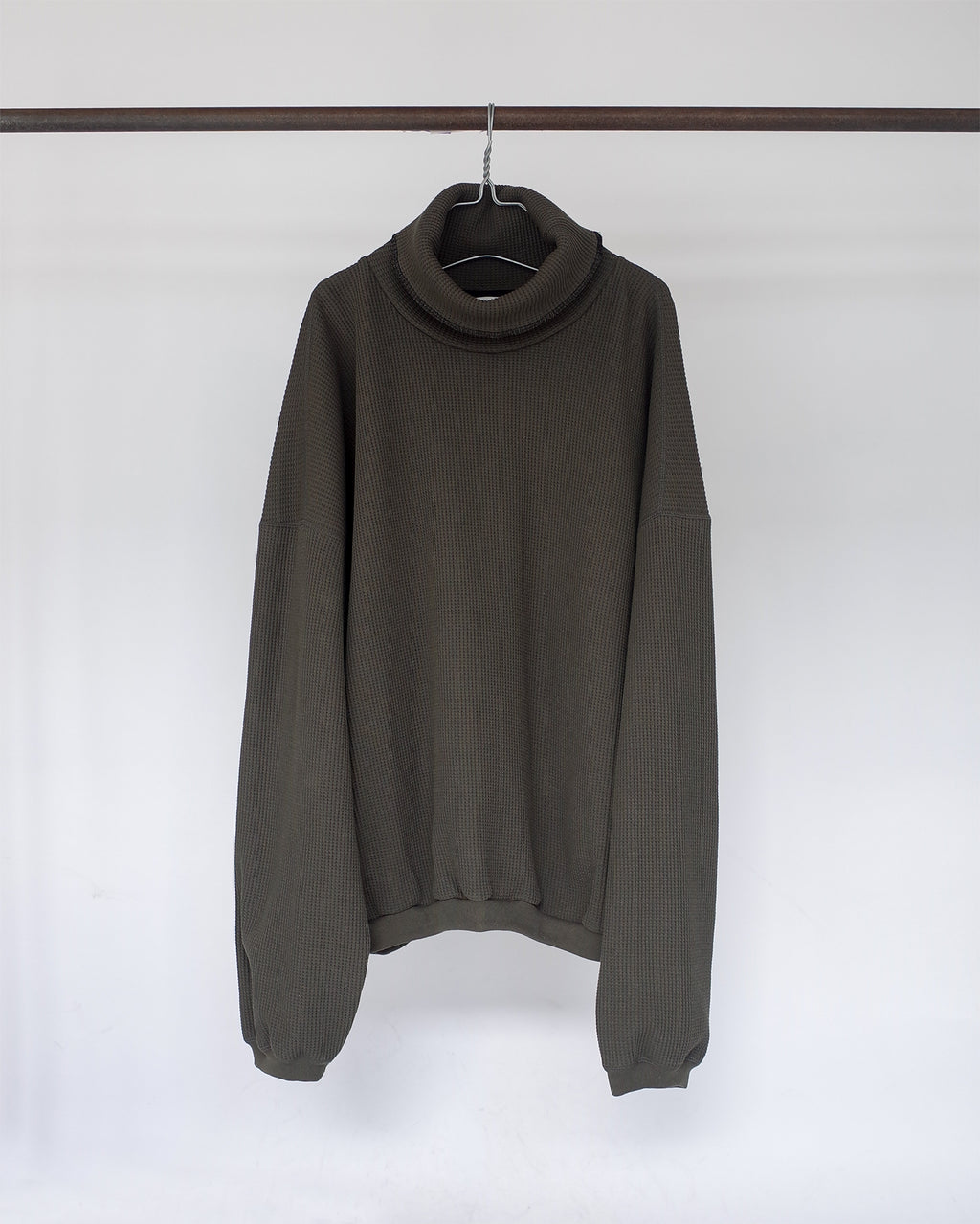 TURTLENECK WAFFLE OVERSIZED LS(KHAKI)