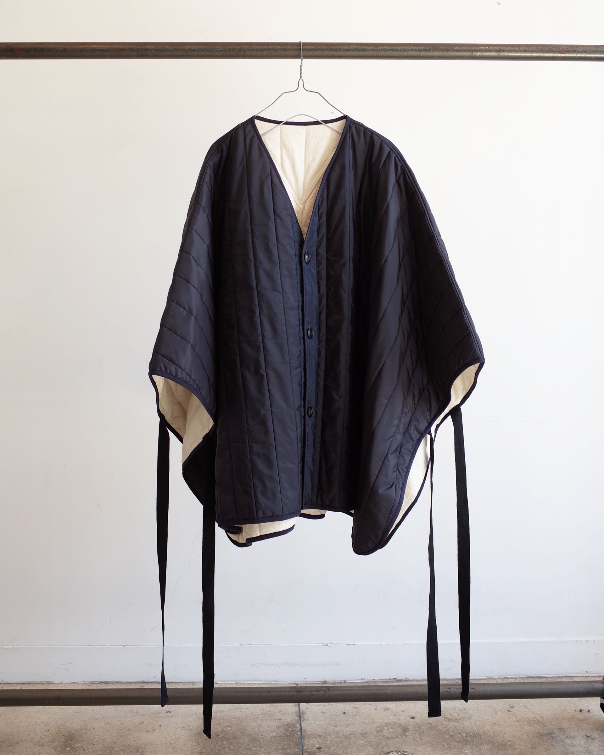 QUILTING OVER PONCHO (NAVY) – ANCELLM