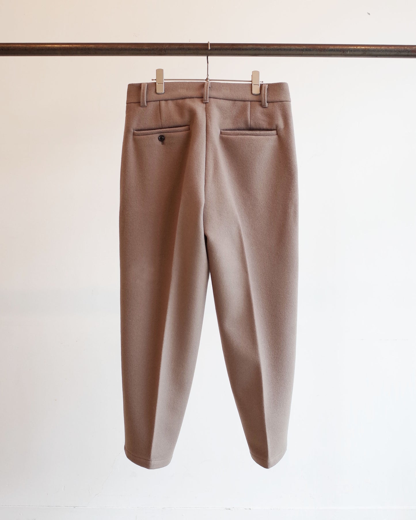 MELTON TUCK SLACKS(BEIGE)