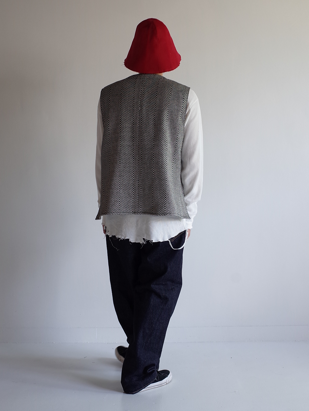 HERRINGBONE OVER VEST(BLACK) – ANCELLM HERRINGBONE OVER VEST(BLACK) – ANCELLM