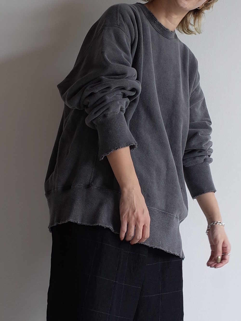 DAMAGE SWEAT SHIRT(CHARCOAL)